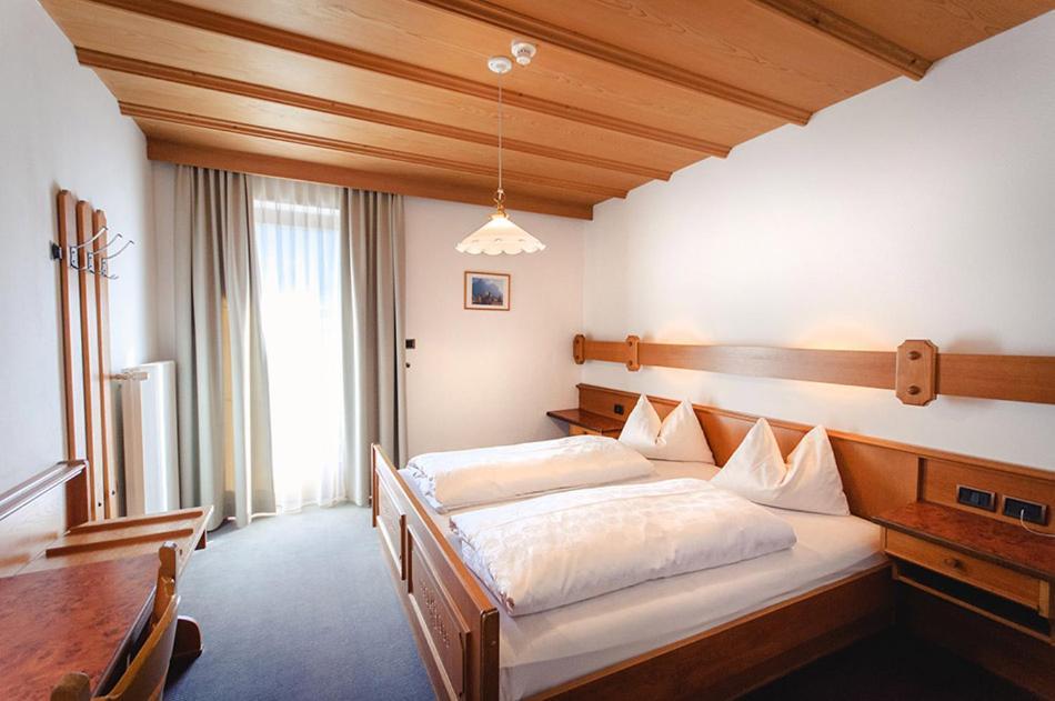 Smy Koflerhof Wellness & Spa Dolomiti Oberrasen Rum bild
