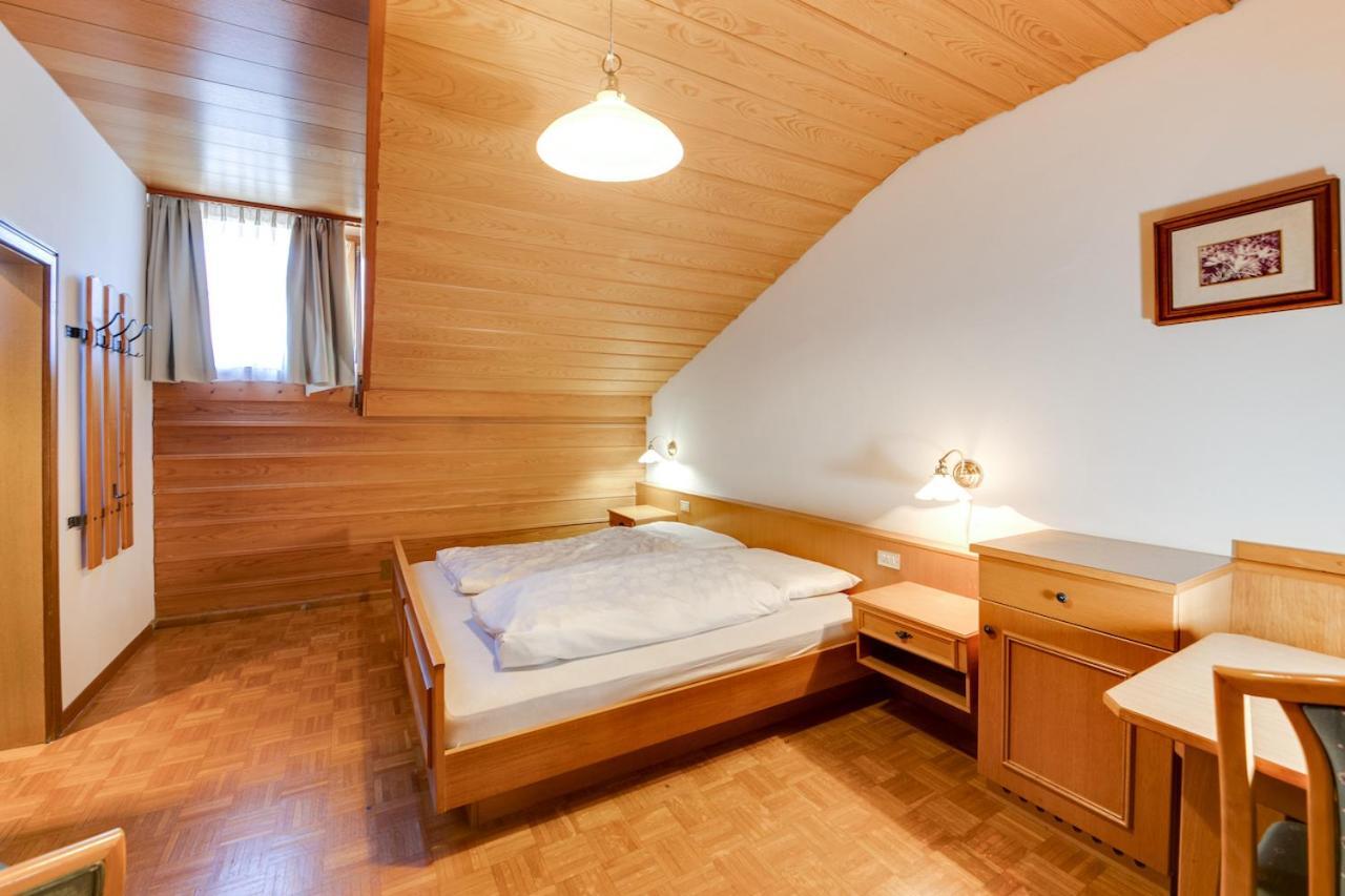 Smy Koflerhof Wellness & Spa Dolomiti Oberrasen Rum bild