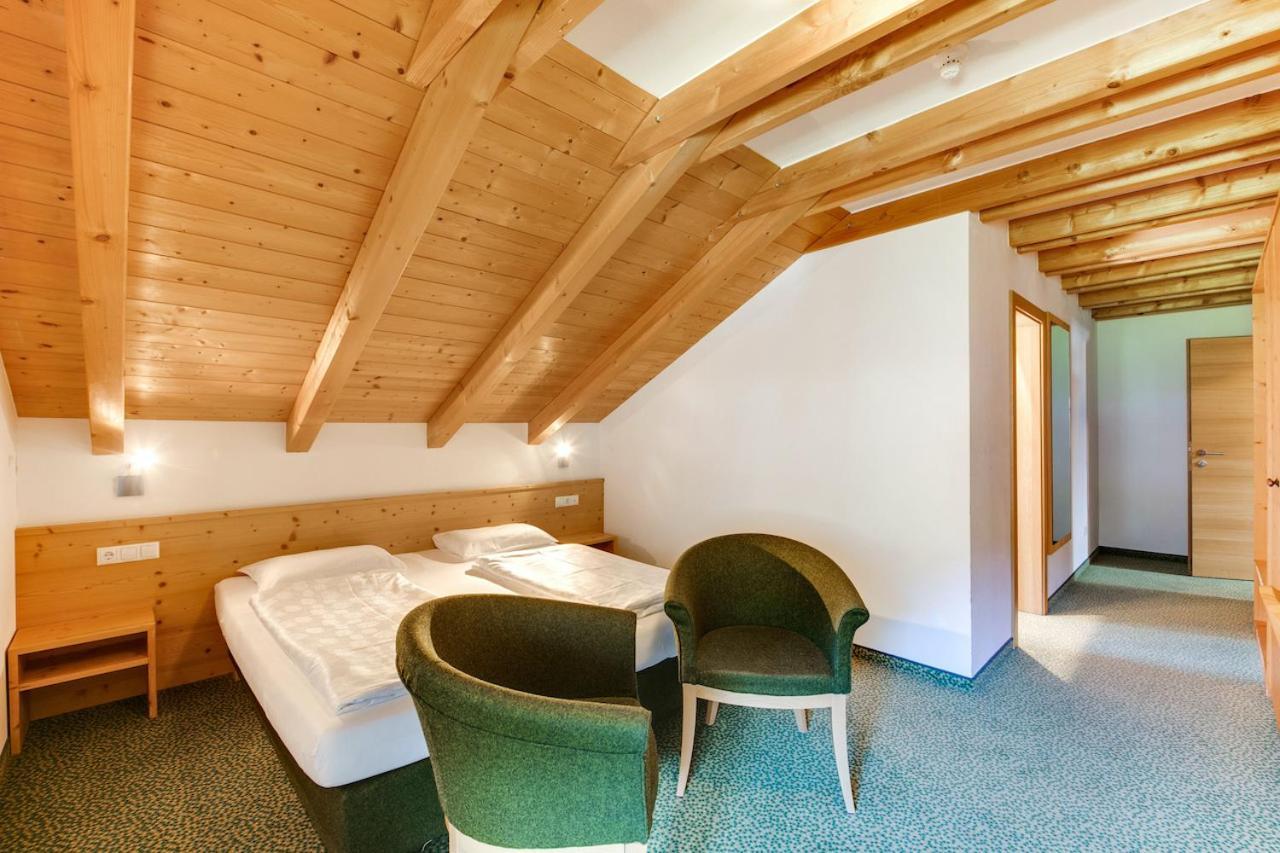 Smy Koflerhof Wellness & Spa Dolomiti Oberrasen Rum bild